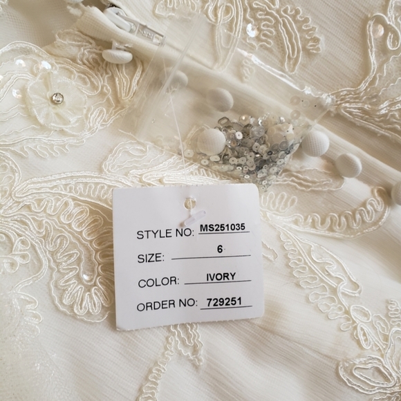 Tulle Beaded Mermaid dress with appliqués - Picture 5 of 7